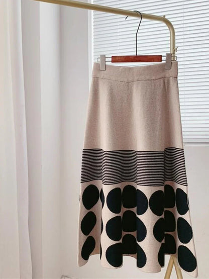 Knitted Skirt with Stylish Dots