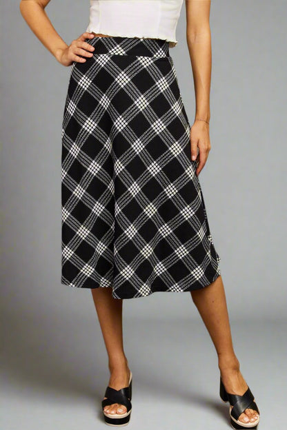 The Black and White Plaid Skirt