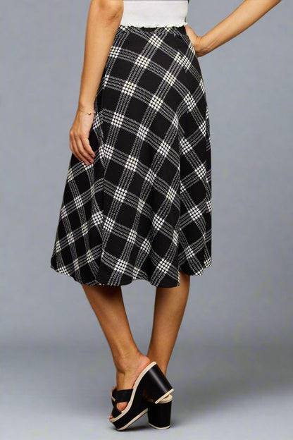 The Black and White Plaid Skirt